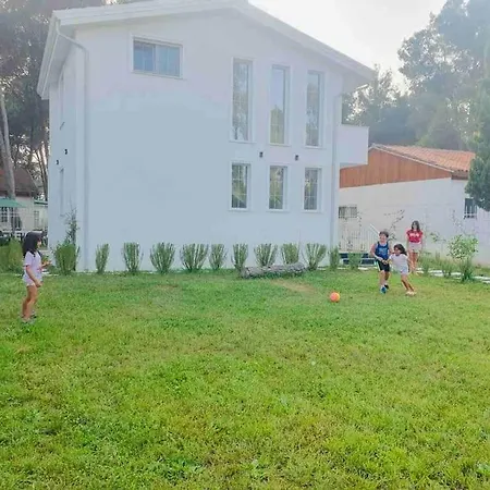 Holiday home White House